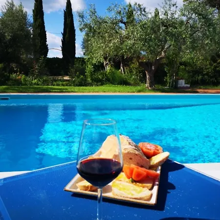 Διαμέρισμα Sunflower With Shared Pool Family Fun